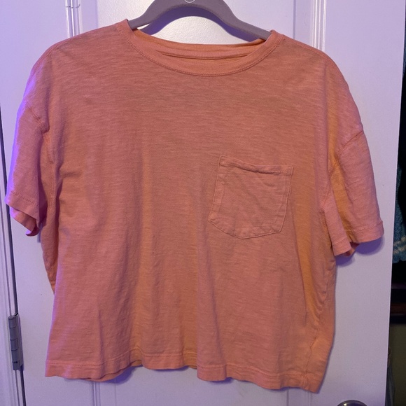 Tops - orange cropped t shirt